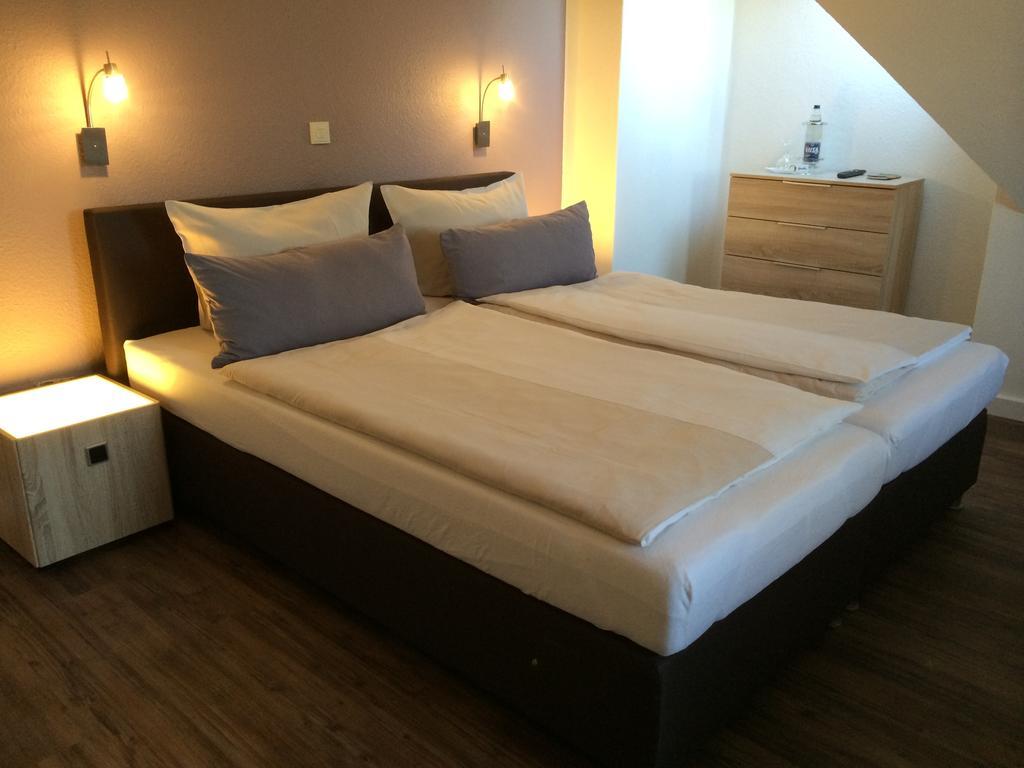 Landhotel Alte Schule - Hotel Garni Шилиг Стая снимка
