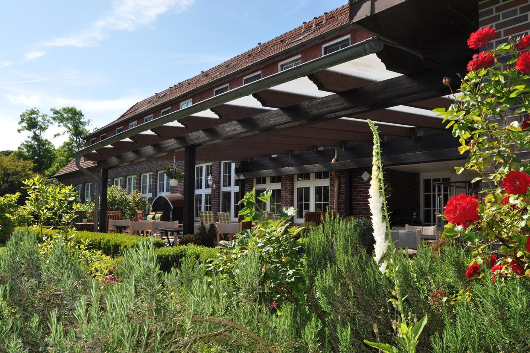 Landhotel Alte Schule - Hotel Garni Шилиг Екстериор снимка