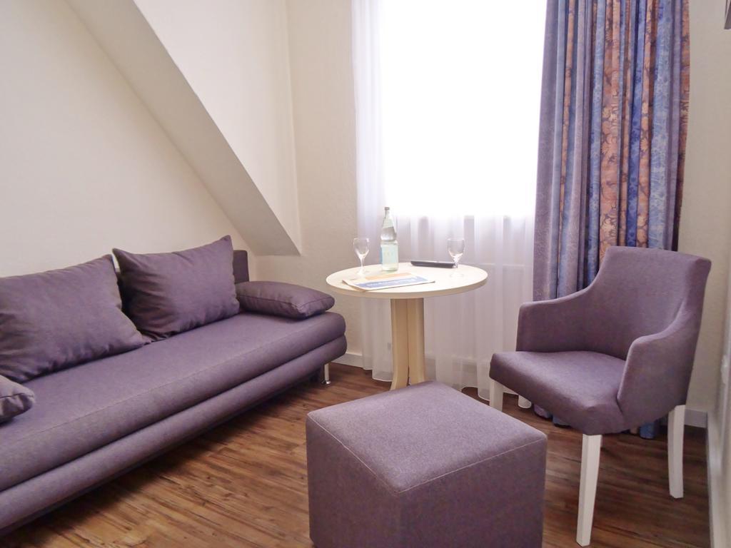 Landhotel Alte Schule - Hotel Garni Шилиг Екстериор снимка