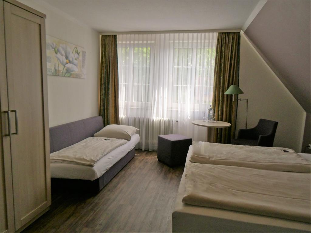 Landhotel Alte Schule - Hotel Garni Шилиг Екстериор снимка